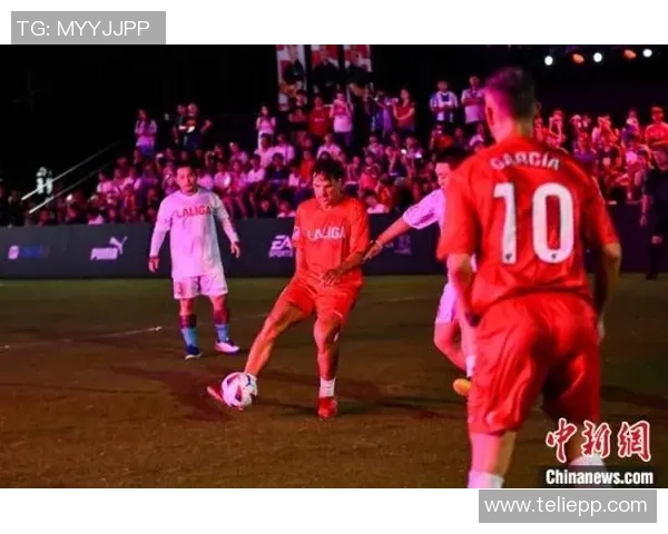 足球明星出场瞬间帅气视频集锦展现球场魅力与风采